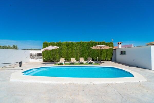 Foto van Vakantiehuis met privézwembad - Vakantiehuis in Llanos de Don Juan - PoolOfHouse