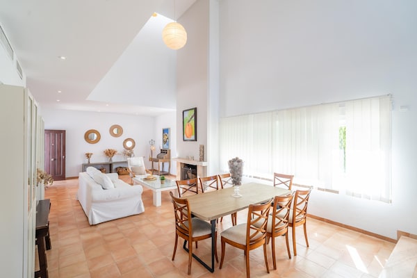 Foto van Vakantiehuis met privézwembad - Vakantiehuis in Llanos de Don Juan - LivingRoom
