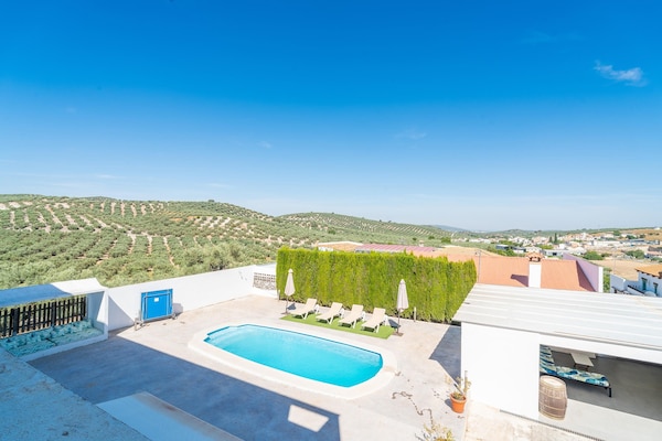 Foto van Vakantiehuis met privézwembad - Vakantiehuis in Llanos de Don Juan - ViewSummer