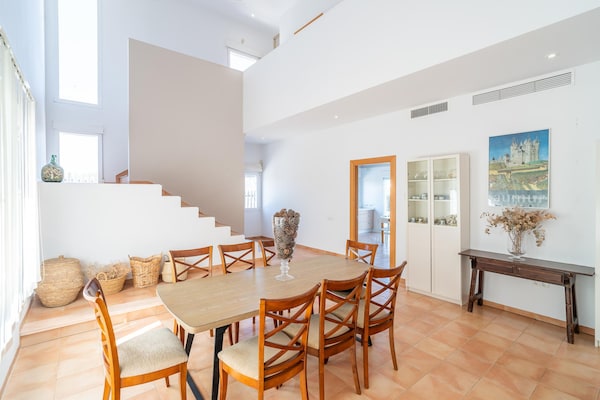 Foto van Vakantiehuis met privézwembad - Vakantiehuis in Llanos de Don Juan - DiningRoom