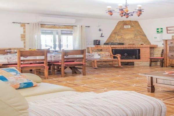 Foto van El Viso House met gezellig zwembad - Vakantiehuis in Rute - LivingRoom