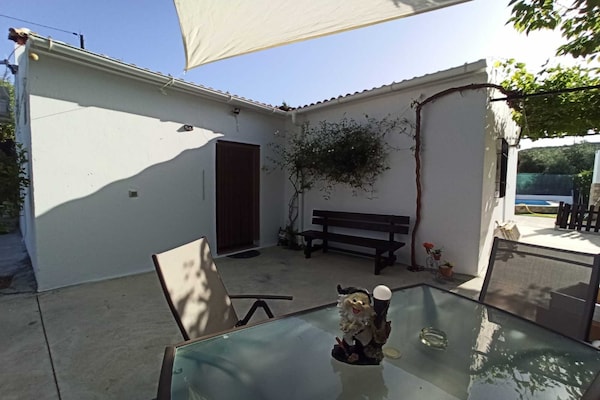 Foto van El Viso House met gezellig zwembad - Vakantiehuis in Rute - TerraceBalcony