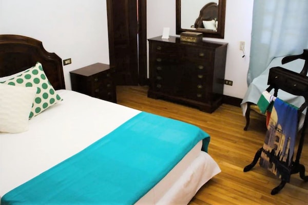 Foto van Villa in Narón bij Pantín Strand en Golf - Vakantiehuis in O Val, Narón - BedRoom