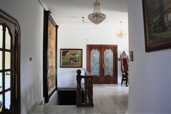 Foto van Villa in Narón bij Pantín Strand en Golf - Vakantiehuis in O Val, Narón - LivingRoom