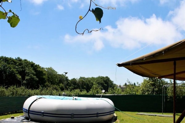 Foto van Villa in Narón bij Pantín Strand en Golf - Vakantiehuis in O Val, Narón - PoolOfHouse