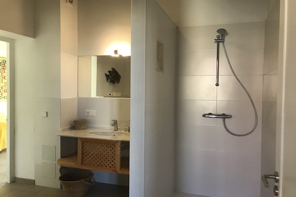 Foto van Vakantiehuis in Sant Feliu bij Strand - Vakantiehuis in Sant Feliu de Guixols - BathRoom