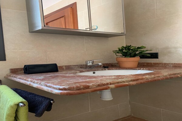 Foto van Vakantiehuis aan de Costa Brava met privézwembad - Vakantiehuis in Calonge - BathRoom