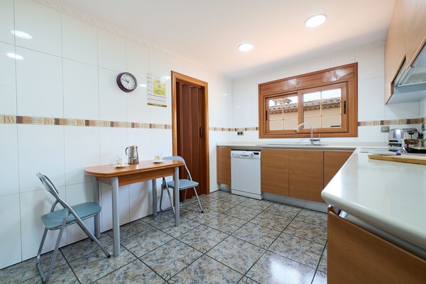 Foto van Appartement in Blanes met Zeezichtterras - Vakantiehuis in Blanes - Kitchen
