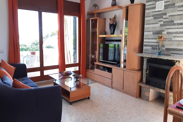 Foto van Huisdiervriendelijke villa in Lloret de Mar - Vakantiehuis in Lloret de Mar - LivingRoom