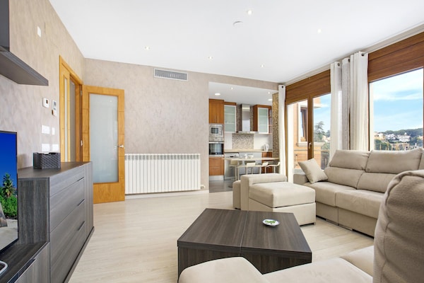 Foto van Villa in Lloret de Mar met privézwembad - Vakantiehuis in Lloret de Mar - LivingRoom