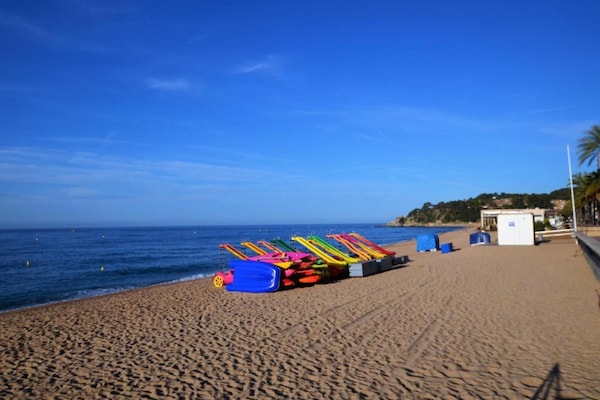 Foto van Villa in Lloret de Mar met privézwembad - Vakantiehuis in Lloret de Mar - AreaSummer5KM
