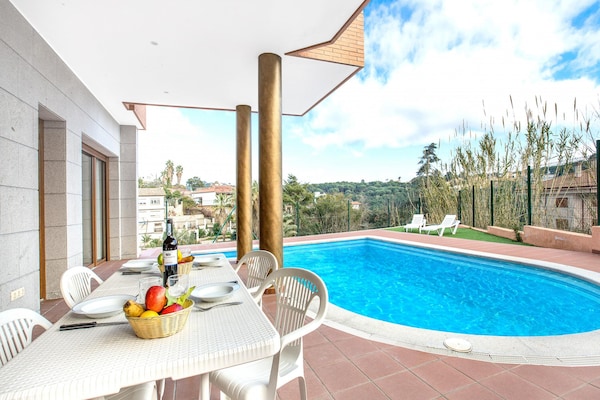 Foto van Villa in Lloret de Mar met privézwembad - Vakantiehuis in Lloret de Mar - PoolOfHouse
