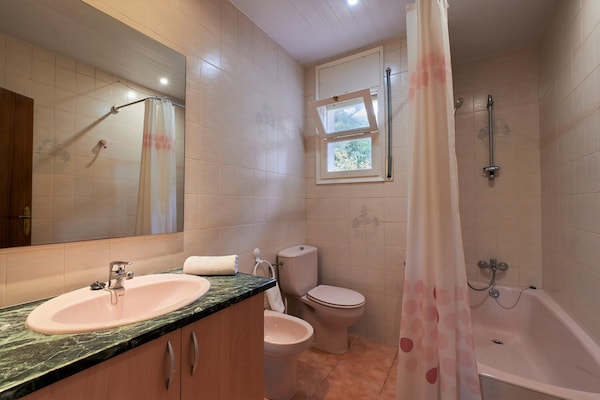 Foto van Villa in Costa Brava met Privézwembad - Vakantiehuis in Lloret de Mar - BathRoom