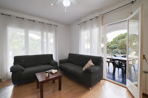 Foto van Villa in Costa Brava met Privézwembad - Vakantiehuis in Lloret de Mar - LivingRoom