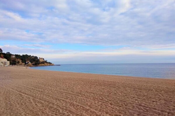 Foto van Villa in Lloret de Mar met Zwembad & Uitzicht - Vakantiehuis in Lloret de Mar - AreaSummer5KM