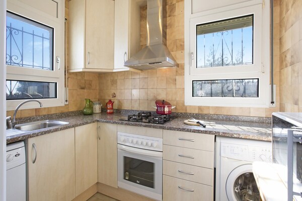 Foto van Villa in Lloret de Mar met Zwembad & Uitzicht - Vakantiehuis in Lloret de Mar - Kitchen