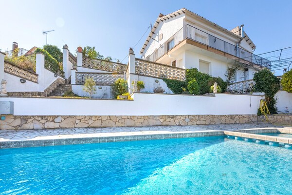 Foto van Villa in Lloret de Mar met Zwembad & Uitzicht - Vakantiehuis in Lloret de Mar - AreaSummer1KM