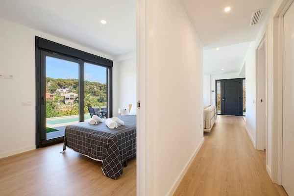 Foto van Villa in Lloret de Mar met privézwembad - Vakantiehuis in Vidreres - BedRoom