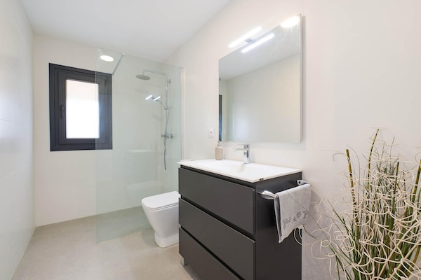 Foto van Villa in Lloret de Mar met privézwembad - Vakantiehuis in Vidreres - BathRoom