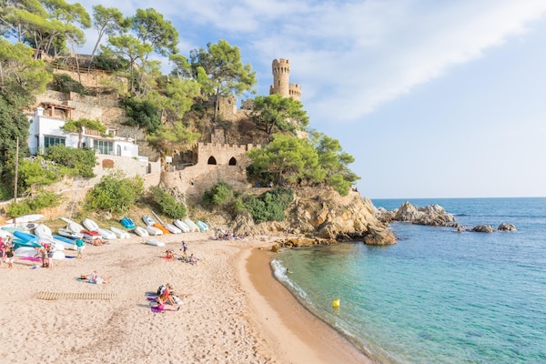 Foto van Villa in Lloret de Mar met privézwembad - Vakantiehuis in Vidreres - AreaSummer5KM