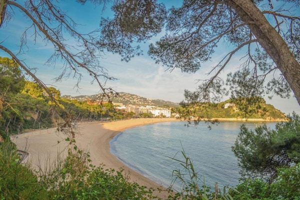 Foto van Villa in Lloret de Mar met privézwembad - Vakantiehuis in Vidreres - AreaSummer20KM