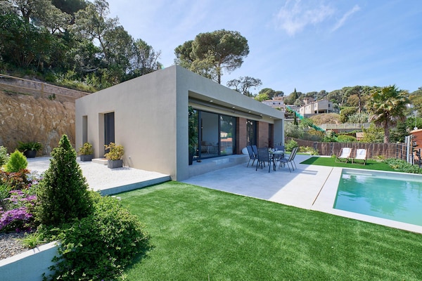 Foto van Villa in Lloret de Mar met privézwembad - Vakantiehuis in Vidreres - ExteriorSummer