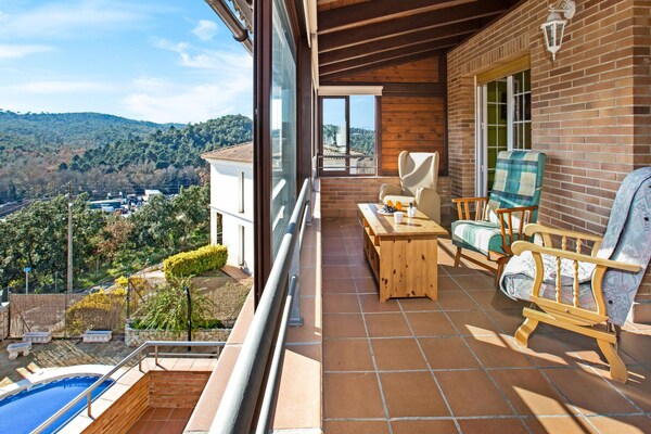 Foto van Villa in Aiguaviva Park met privézwembad - Vakantiehuis in Vidreres - TerraceBalcony