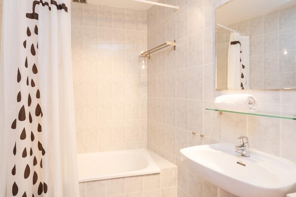 Foto van Prachtige villa nabij Lloret de Mar - Vakantiehuis in Vidreres - BathRoom