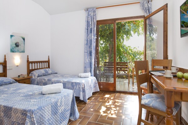 Foto van Villa in Lloret de Mar met Privézwembad - Vakantiehuis in Vidreres - BedRoom