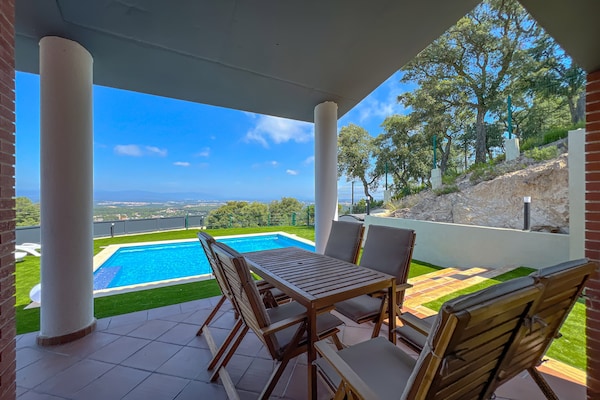 Foto van Villa in Costa Brava met Privézwembad - Vakantiehuis in maçanet de la selva - terrace
