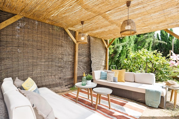 Foto van Villa in Sant Mori met zwembad bij Dalí Museum - Vakantiehuis in Sant Mori - TerraceBalcony