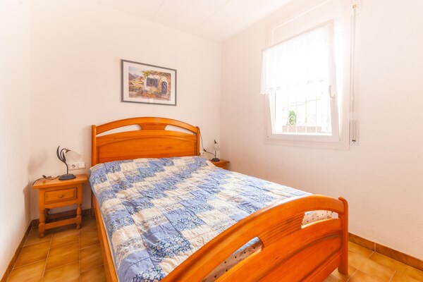 Foto van Vakantiehuis Castelló bij Empuriabrava - Vakantiehuis in Castello de Empuries - BedRoom