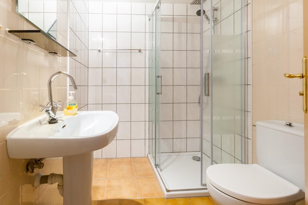 Foto van Vakantiehuis Castelló bij Empuriabrava - Vakantiehuis in Castello de Empuries - BathRoom