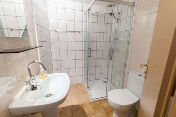 Foto van Vakantiehuis Castelló bij Empuriabrava - Vakantiehuis in Castello de Empuries - BathRoom