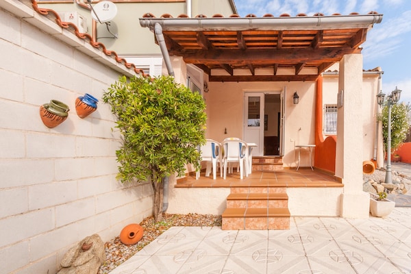 Foto van Vakantiehuis Castelló bij Empuriabrava - Vakantiehuis in Castello de Empuries - TerraceBalcony