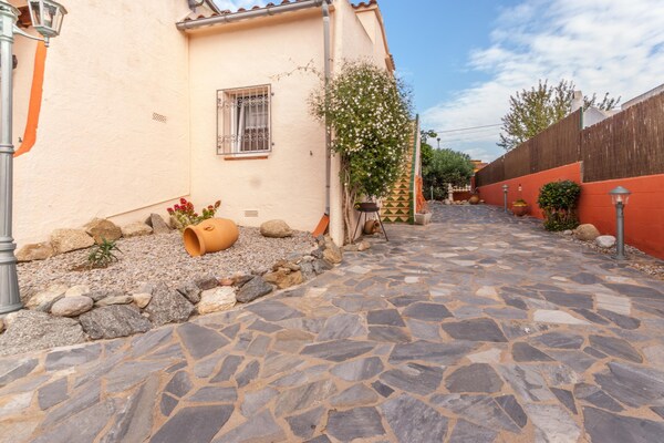 Foto van Vakantiehuis Castelló bij Empuriabrava - Vakantiehuis in Castello de Empuries - GardenSummer