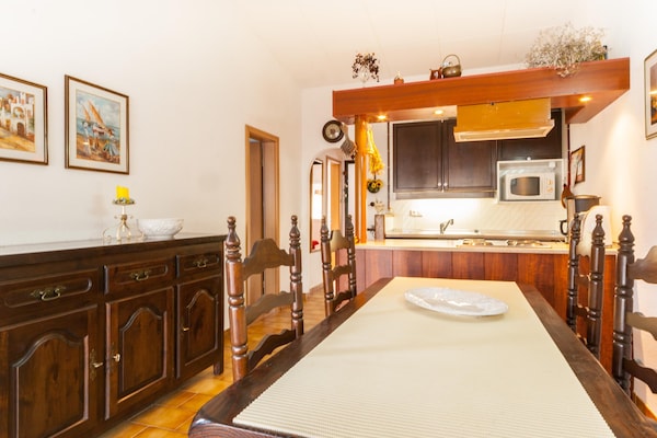 Foto van Vakantiehuis Castelló bij Empuriabrava - Vakantiehuis in Castello de Empuries - DiningRoom