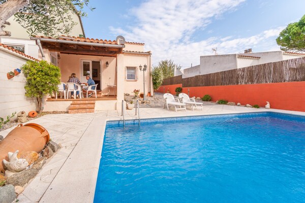 Foto van Vakantiehuis Castelló bij Empuriabrava - Vakantiehuis in Castello de Empuries - PoolOfHouse