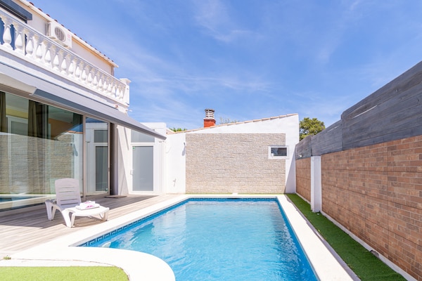 Foto van Villa in Empuriabrava met privézwembad - Vakantiehuis in Empuriabrava - PoolOfHouse