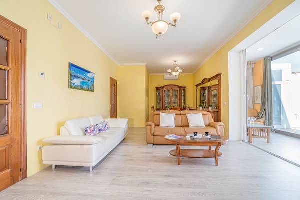 Foto van Villa in Empuriabrava met privézwembad - Vakantiehuis in Empuriabrava - LivingRoom