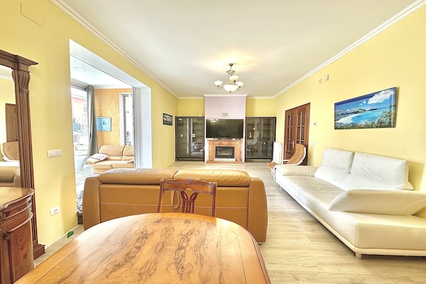 Foto van Villa in Empuriabrava met privézwembad - Vakantiehuis in Empuriabrava - LivingRoom