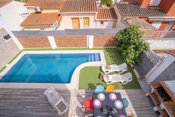 Foto van Villa in Empuriabrava met privézwembad - Vakantiehuis in Empuriabrava - Outdoor