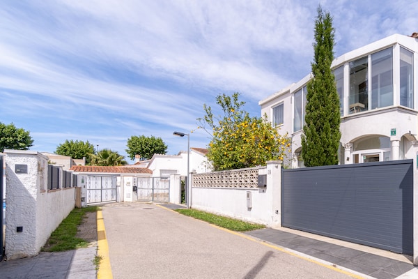Foto van Villa in Empuriabrava met privézwembad - Vakantiehuis in Empuriabrava - Outdoor