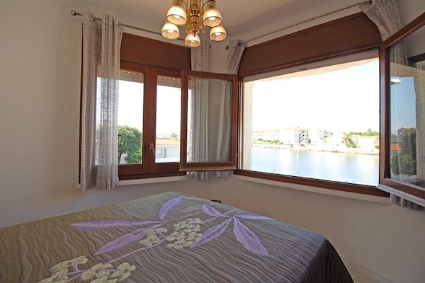 Foto van Villa in Empuriabrava bij Sant Maurici Meer - Vakantiehuis in Empuriabrava - BedRoom
