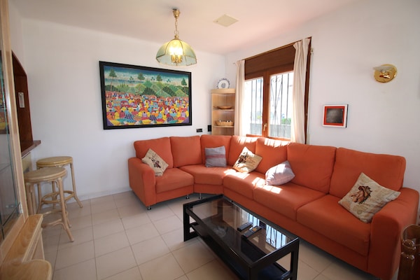 Foto van Villa in Empuriabrava bij Sant Maurici Meer - Vakantiehuis in Empuriabrava - LivingRoom