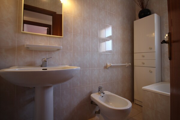 Foto van Villa in Empuriabrava bij Sant Maurici Meer - Vakantiehuis in Empuriabrava - BathRoom