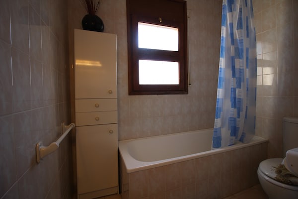 Foto van Villa in Empuriabrava bij Sant Maurici Meer - Vakantiehuis in Empuriabrava - BathRoom