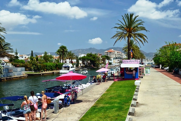 Foto van Villa in Empuriabrava bij Sant Maurici Meer - Vakantiehuis in Empuriabrava - AreaSummer5KM