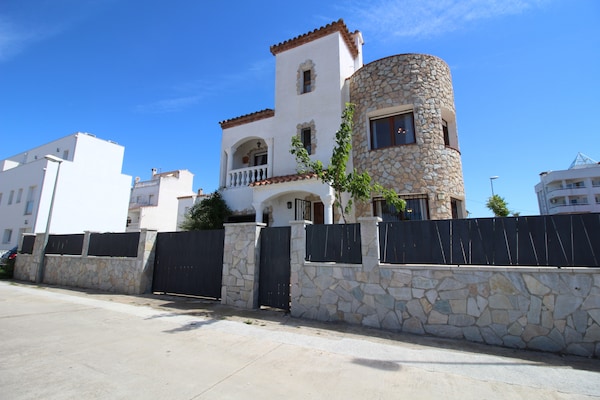 Foto van Villa in Empuriabrava bij Sant Maurici Meer - Vakantiehuis in Empuriabrava - Outdoor