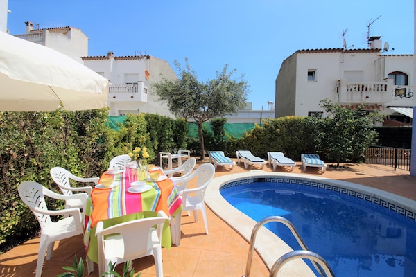 Foto van Villa in Empuriabrava bij Sant Maurici Meer - Vakantiehuis in Empuriabrava - PoolOfHouse
